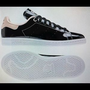 adidas Originals Women’s Stan Smith Sneaker